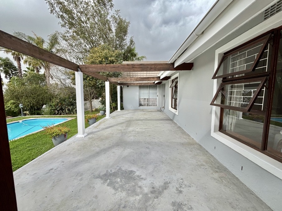 5 Bedroom Property for Sale in Vierlanden Western Cape
